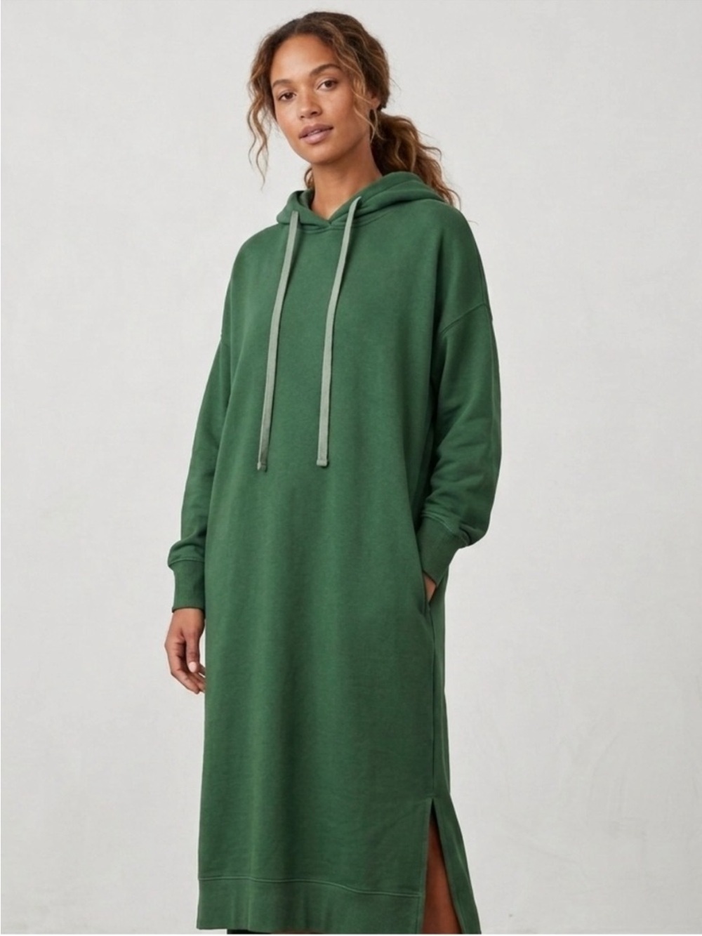 NAP Loungewear Green
Oversized Side-Slit Hoodie
Sweatshirt Dress S